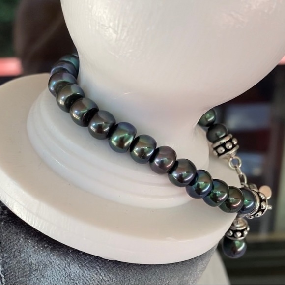 Jewelry - Picture 3 of 4